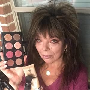 Meet your Posher, Anne